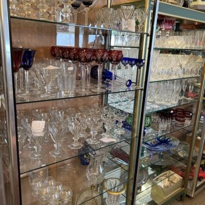 Série verreries saint Louis et baccarat couleurs et cristal blanc 1970